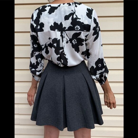 Daniel Rainn Black/white blouse, V-neck, long-sleeved, beautiful, elegant, S/M - Picture 9 of 11